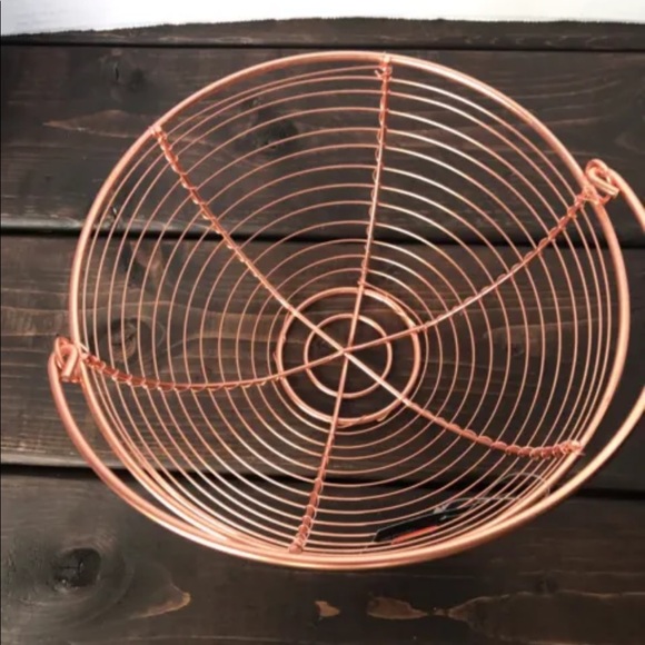 New Wire Basket Cooper Finish Fruit Storage Braided 8.8  Inches Diameter Round - Picture 3 of 4